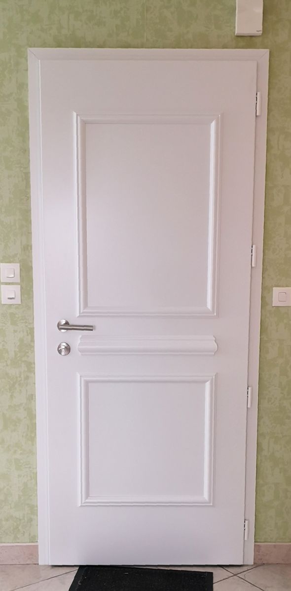 installation-pose-porte-d-entree-blanc-face-interieure-menuiserie-marionneau-vallet-44-20207539B4B4-5EB5-AEBC-EB45-9A34BA25227A.jpg