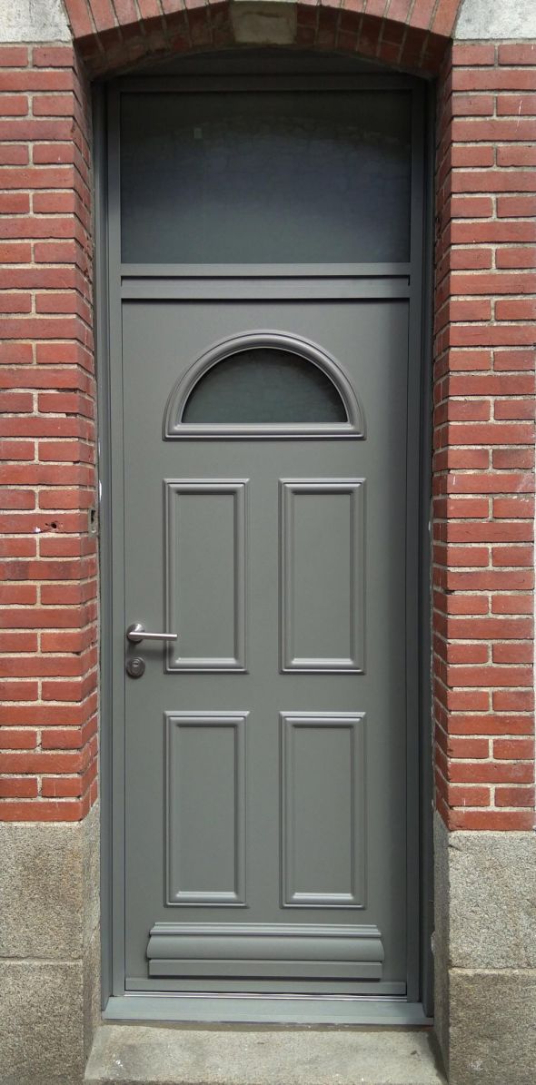 installation-pose-porte-d-entree-gris-anthracite-menuiserie-marionneau-vallet-44-17BAD536B-9853-700D-6BAA-6BD8DDFD4FB7.jpg