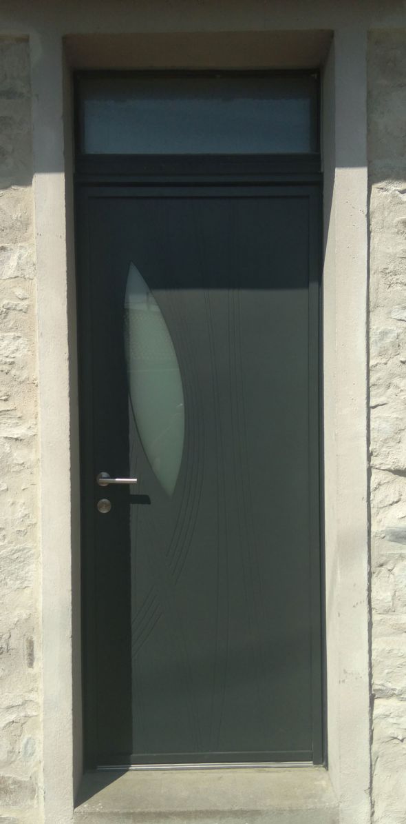 installation-pose-porte-d-entree-gris-anthracite-menuiserie-marionneau-vallet-44-20C4DF839-F201-F9E9-1BE0-4BDF0D0C3E36.jpg