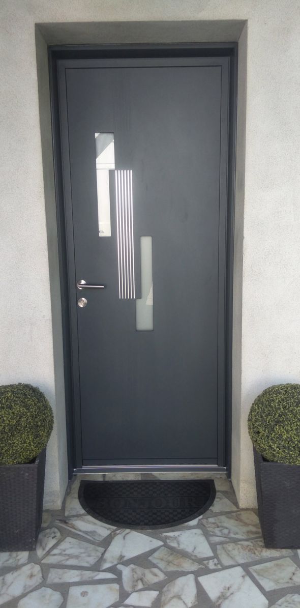 installation-pose-porte-entree-gris-anthracite-menuiserie-marionneau-vallet-44-2022-1D6DD194F-6FE3-3B8B-2A7D-BB227EC1E8B7.jpg