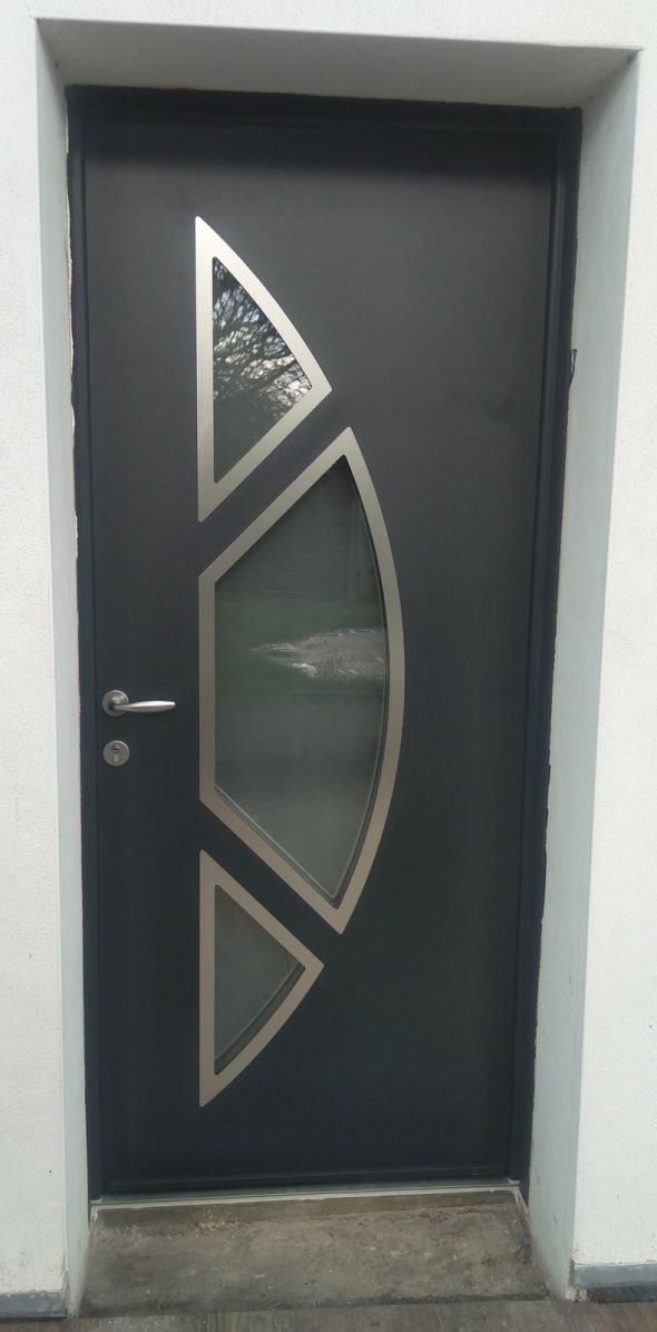 installation-pose-porte-entree-gris-anthracite-menuiserie-marionneau-vallet-44-2024-0220B25254-83E4-A49E-C1AD-376812F6ECEE.jpg