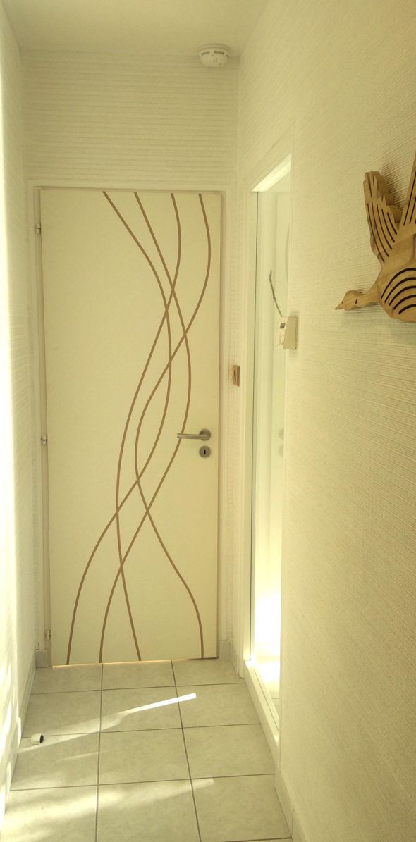 installation-pose-porte-interieure-blanc-couloir-chambre-menuiserie-marionneau-vallet-44-2ABA77031-F291-22CA-28D5-938308F1282C.jpg