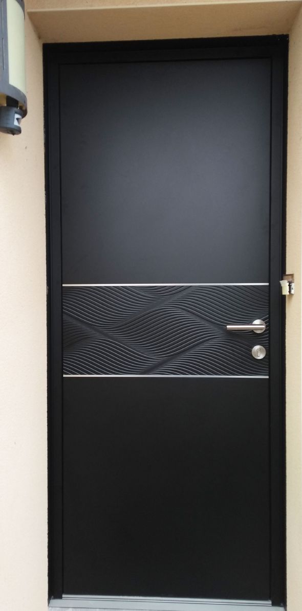 installation-pose-portes-d-entree-noir-gris-anthracite-menuiserie-marionneau-vallet-44-2623BF3C56-7647-013D-DCF7-DBDB83814385.jpg