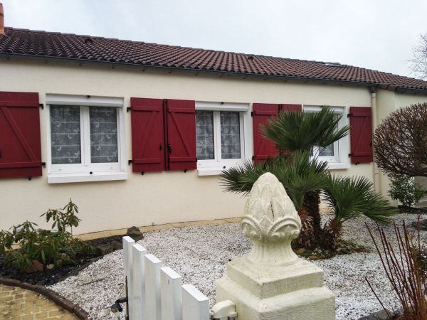 installation-pose-remplacement-volet-bois-rouge-basque-menuiserie-marionneau-vallet-44-2025-2FD963E48-AF6F-F043-F8CC-A5EA4AEE4A02.jpg