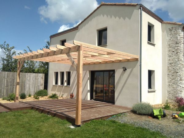 creation-installation-pergola-bois-carport-menuiserie-marionneau-vallet-44-2021-5E1A00D56-E243-2B6B-9D14-A297B6292D8F.jpg