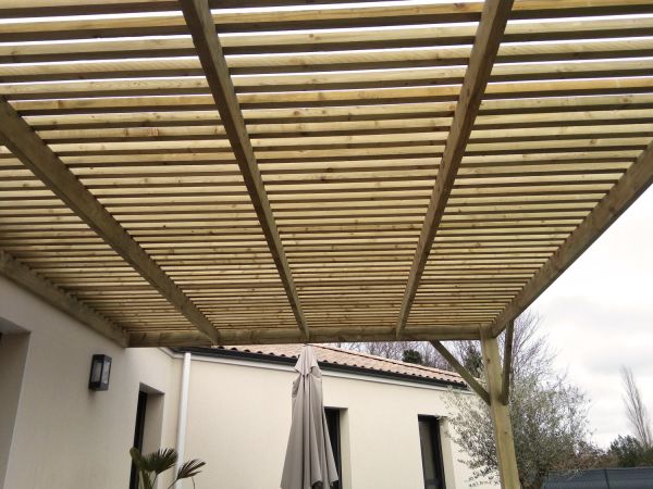 installation-creation-pose-carport-pergola-bois-menuiserie-exterieure-menuiserie-marionneau-vallet-44-4668C33B9-34A4-4007-9535-42DB1EA965DB.jpg