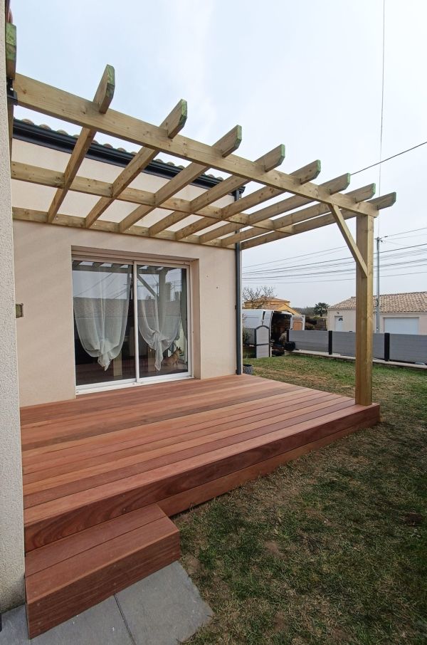 installation-creation-pose-pergola-bois-menuiserie-exterieure-menuiserie-marionneau-vallet-44-2023-1A06168CF-F3C0-4896-8C94-554F19ADBFA4.jpg