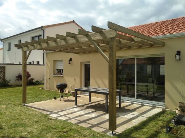 pergola-bois-installation-creation-pose-menuiserie-exterieure-menuiserie-marionneau-vallet-44-loire-atlantique-2024-26BD4DAB9-290D-EC77-5A08-7737A13E4581.jpg