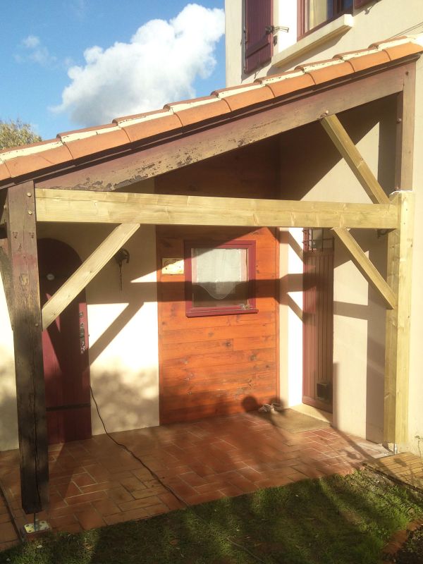 renovation-reparation-carpot-auvent-entree-pergola-bois-menuiserie-marionneau-vallet-44-2022-1166547E8-A475-226A-A21E-38718D8EB281.jpg