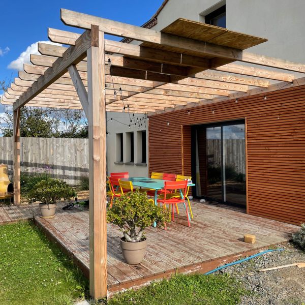 creation-installation-pergola-bardage-bois-menuiserie-marionneau-vallet-44-2021-1E10FC5F0-B43B-CC3B-7336-D2AAA2B00850.jpg