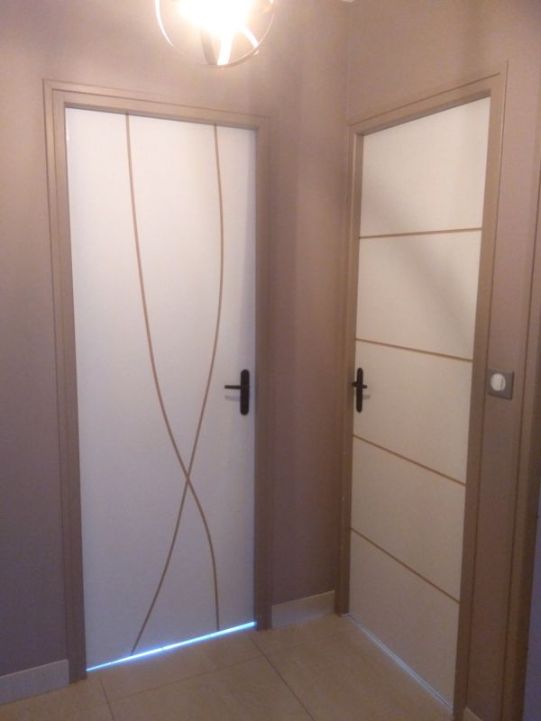 pose-installation-porte-interieure-chambre-liseret-marron-menuiserie-marionneau-vallet-44-15D878DEF-754B-A376-8031-0A576125F4C2.jpg