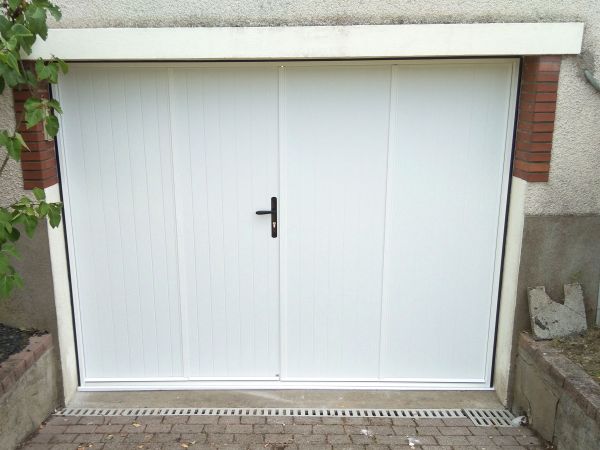 installation-pose-porte-garage-blanche-coulissante-menuiserie-marionneau-vallet-44-2023-48F263340-C31E-3358-1AC8-94BC610CF573.jpg