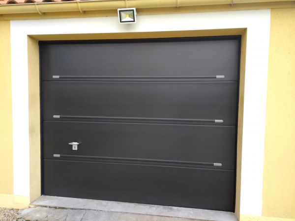 installation-pose-portes-garage-menuiserie-marionneau-vallet-44-1248A3BEA4-13C3-2F98-B558-F7008DBB854A.jpg