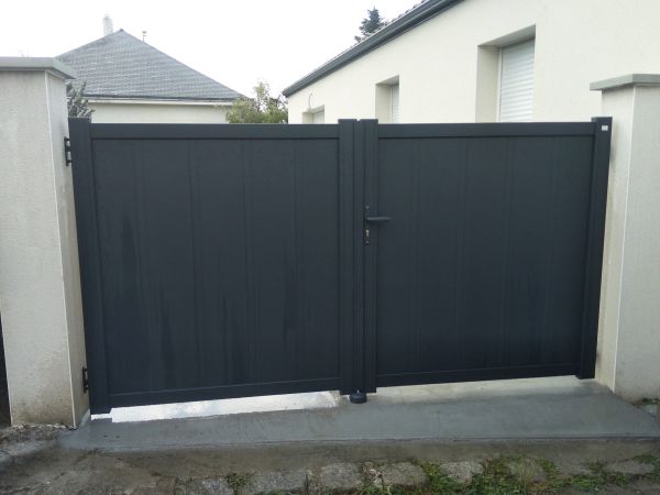 installation-pose-portail-gris-anthracite-menuiserie-marionneau-vallet-44-134D3C02B-CFBF-EE0A-5DD4-D9BB70BF9ABB.jpg