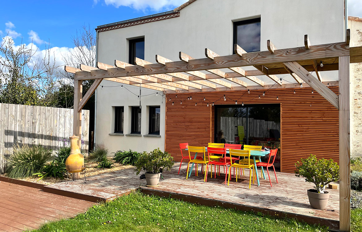 creation-installation-pergola-bardage-bois-menuiserie-marionneau-vallet-44